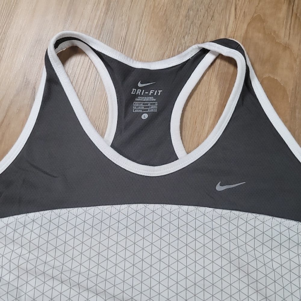 🔺️ Nike White & Gray Dri-Fit Racerback Tanktop Large - Picture 3 of 11
